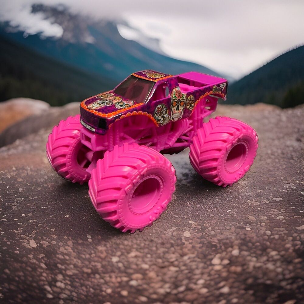 Monster Jam Calavera Monster Truck Car 1:64 Scale Toy Day Of Dead Car